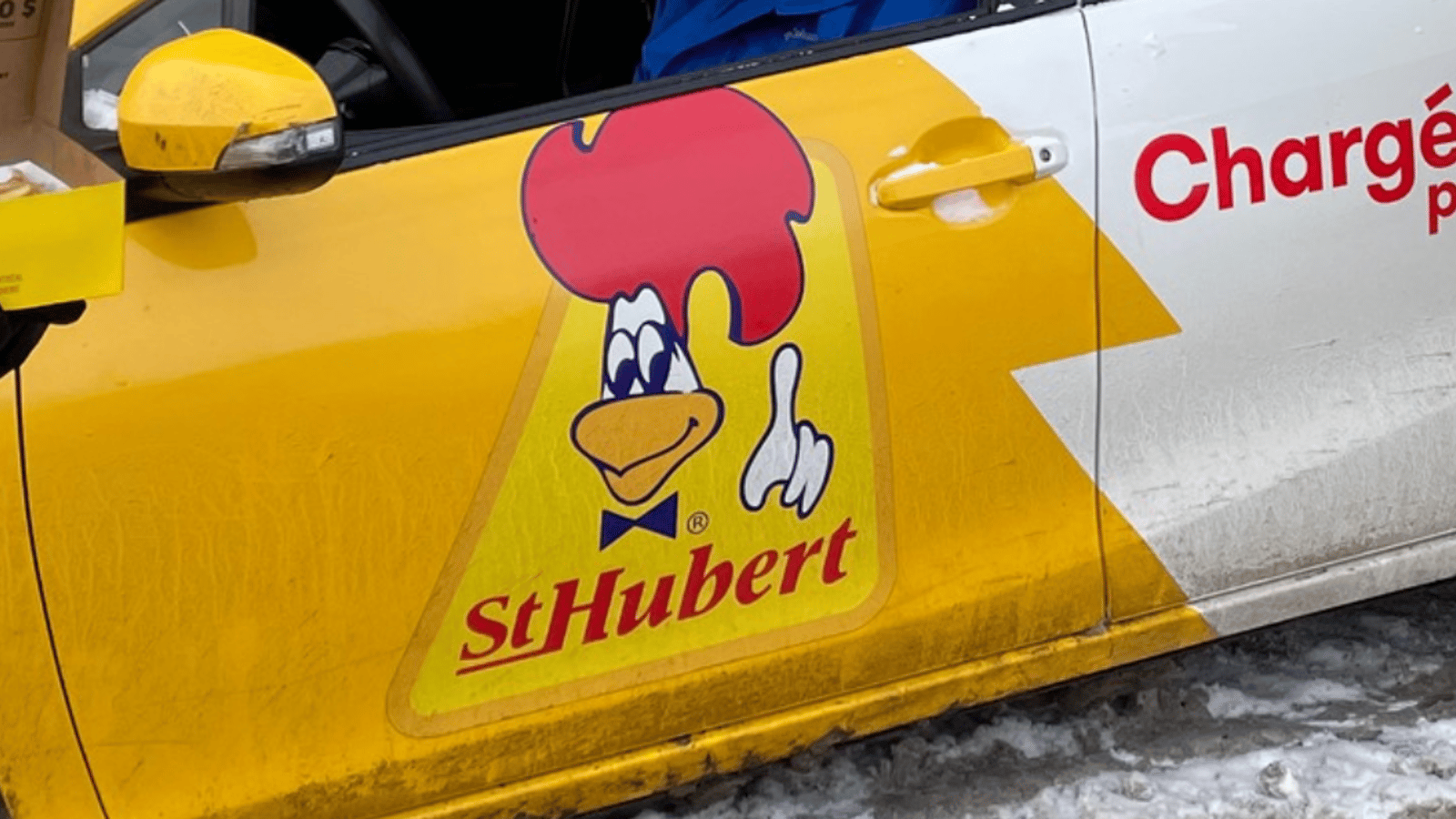 St-Hubert dévoile un nouveau logo et doit supprimer sa publication suite aux commentaires des Québécois