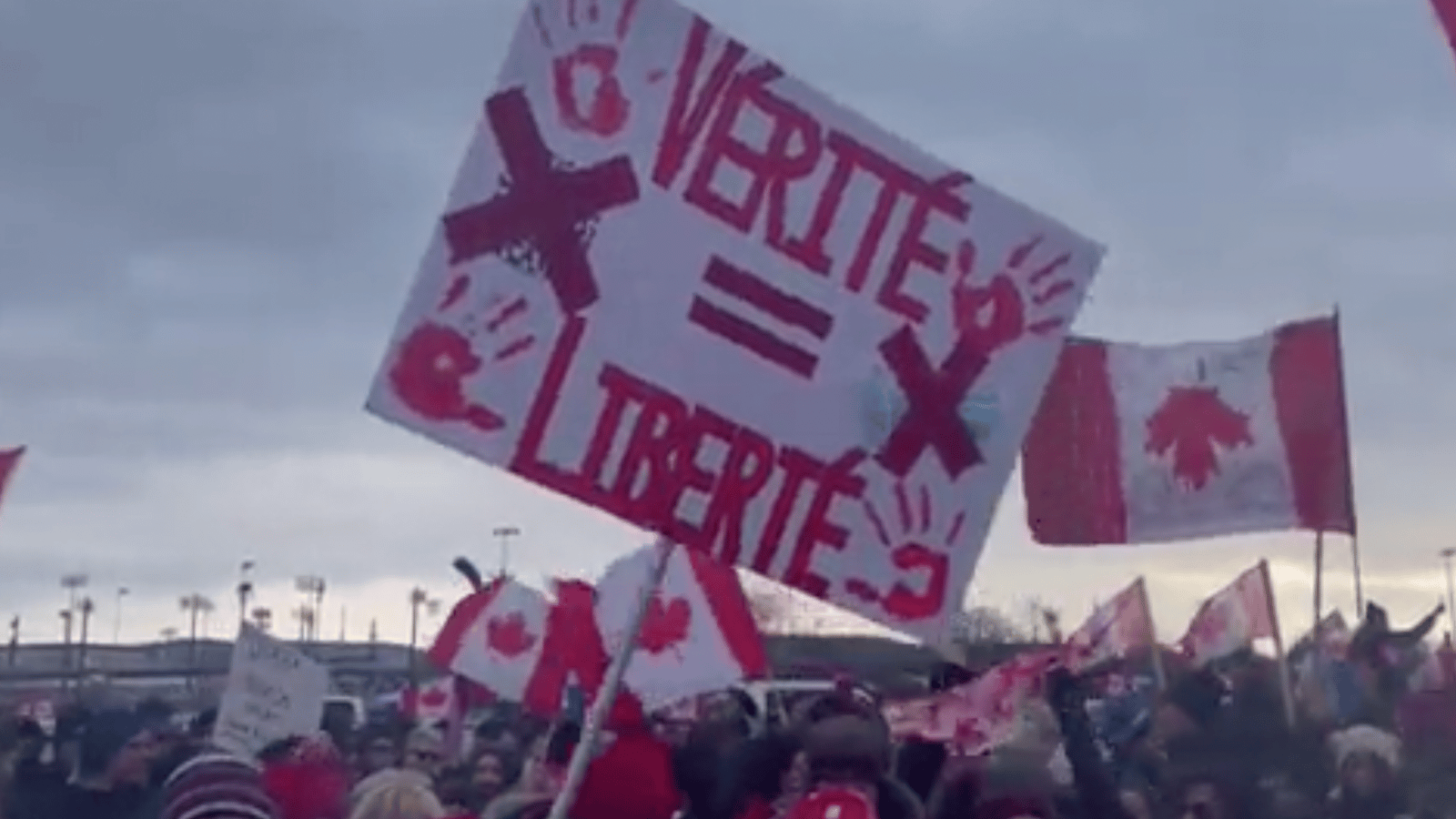 Des manifestations de camionneurs organisées à travers le Québec en lien avec le prix de l'essence
