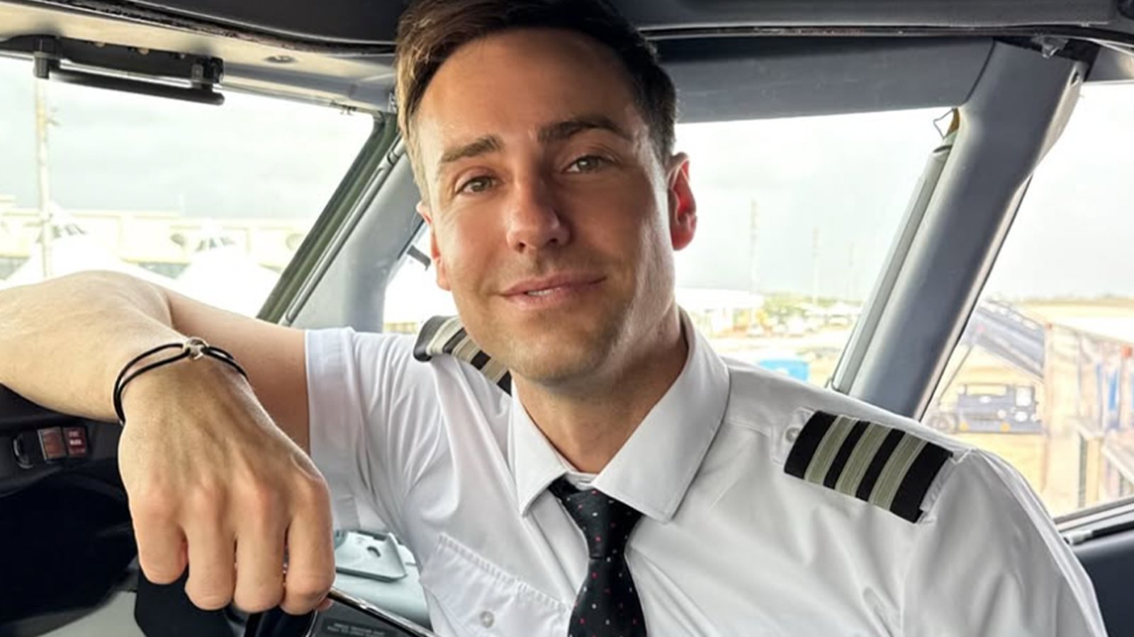Un pilote d'une grande compagnie aérienne dévoile combien il gagne pour chaque vol