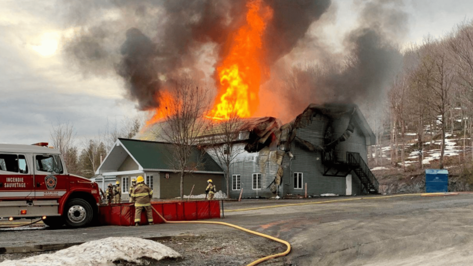 Un incendie majeur ravage complètement un fleuron du tourisme québécois