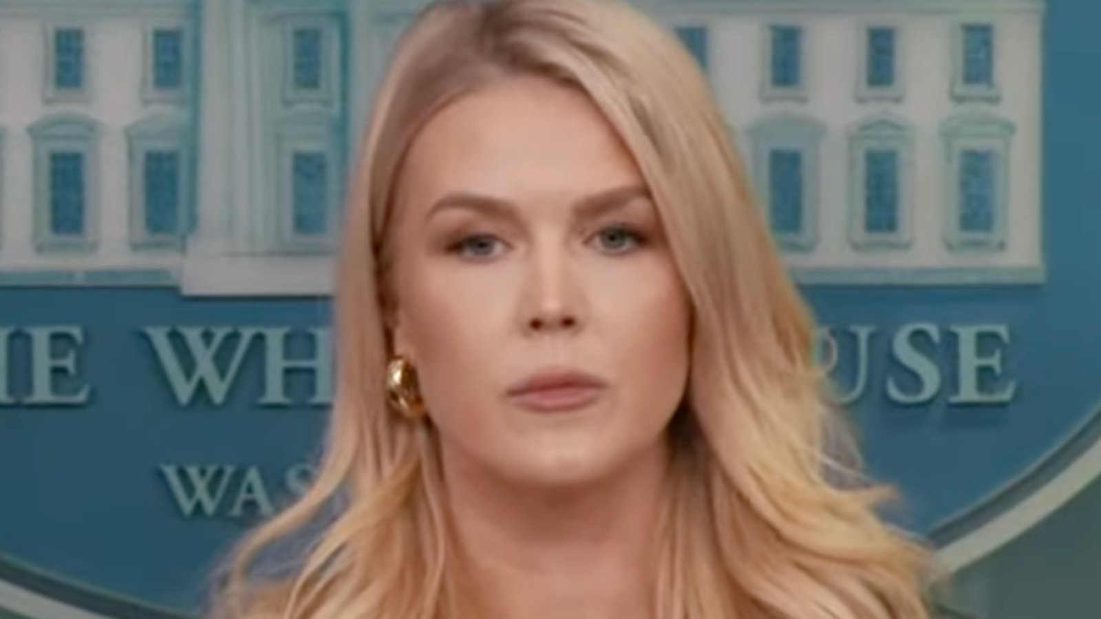 Karoline Leavitt a donné l'un des points de presse les plus tendus de sa carrière