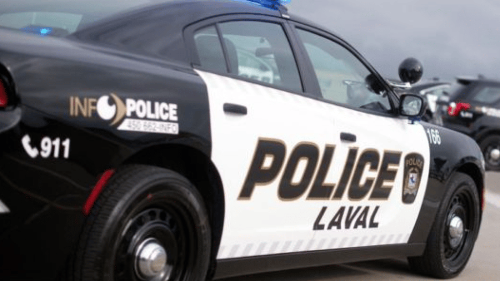 Intercepté par la police, un jeune homme se voit remettre une contravention de plus de 3000$