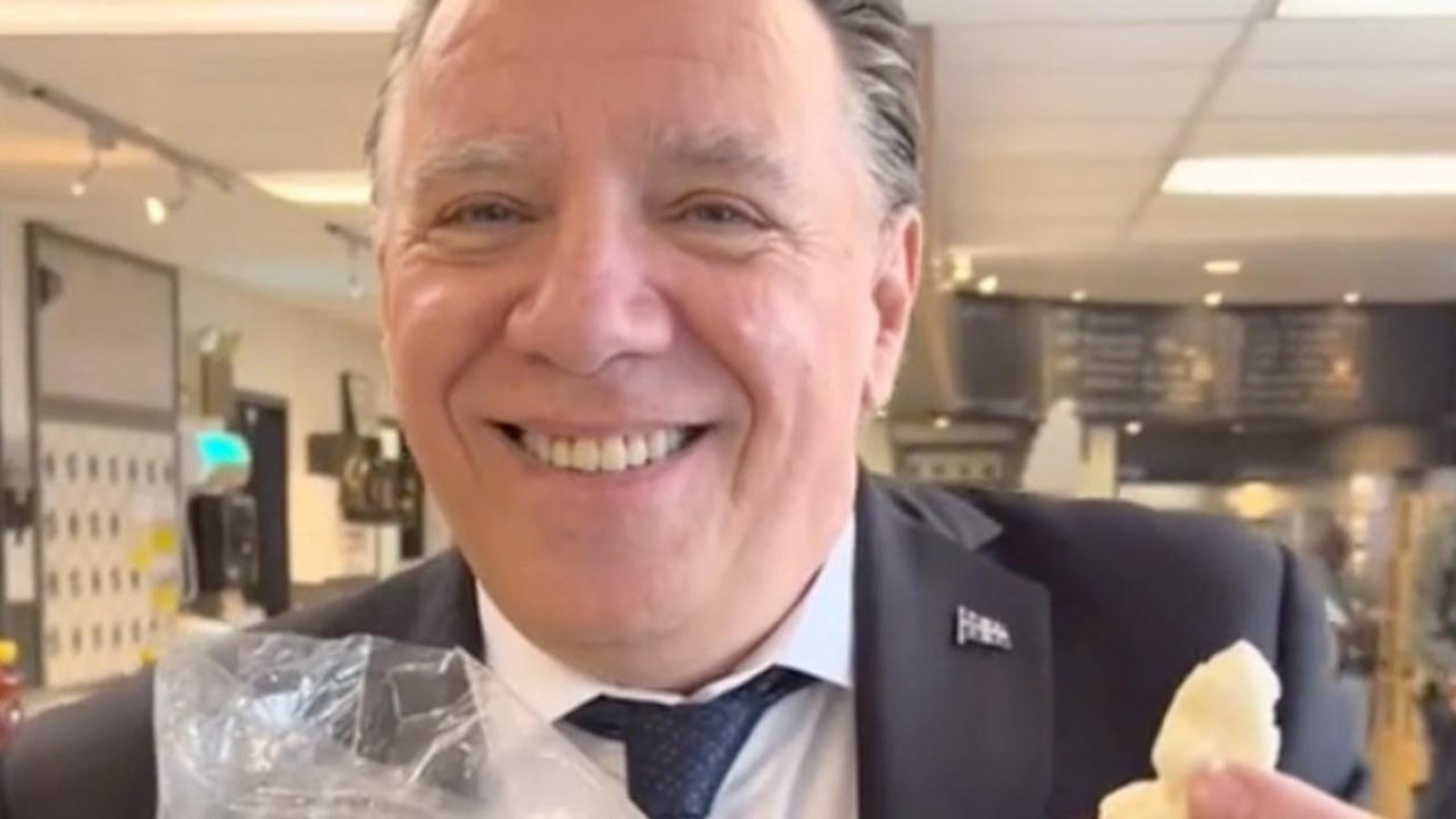 Toujours en attente du chèque de Legault? Voici quand il arrivera. 