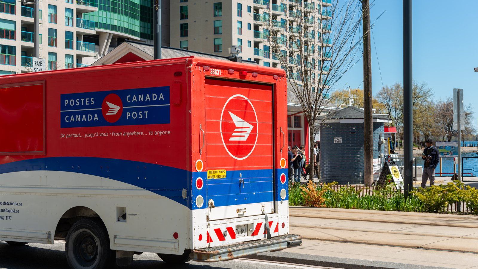 Grève de Postes Canada: Québec va poursuivre la distribution de chèques jusqu'au 3 janvier.