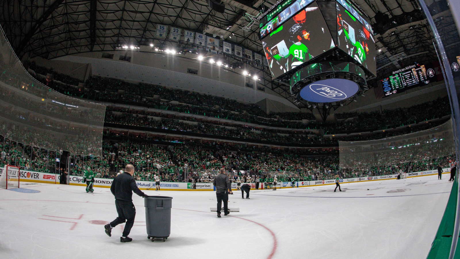 Dallas Stars CEO issues apology for fan behavior 
