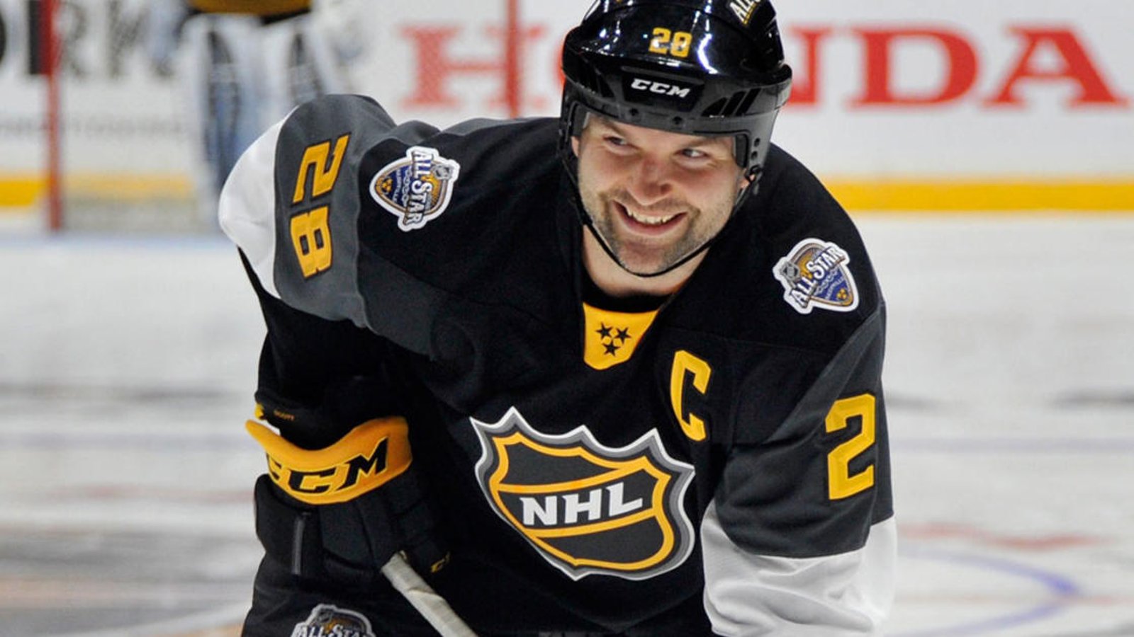 Ex-NHL forward John Scott roasts the Winnipeg Jets 