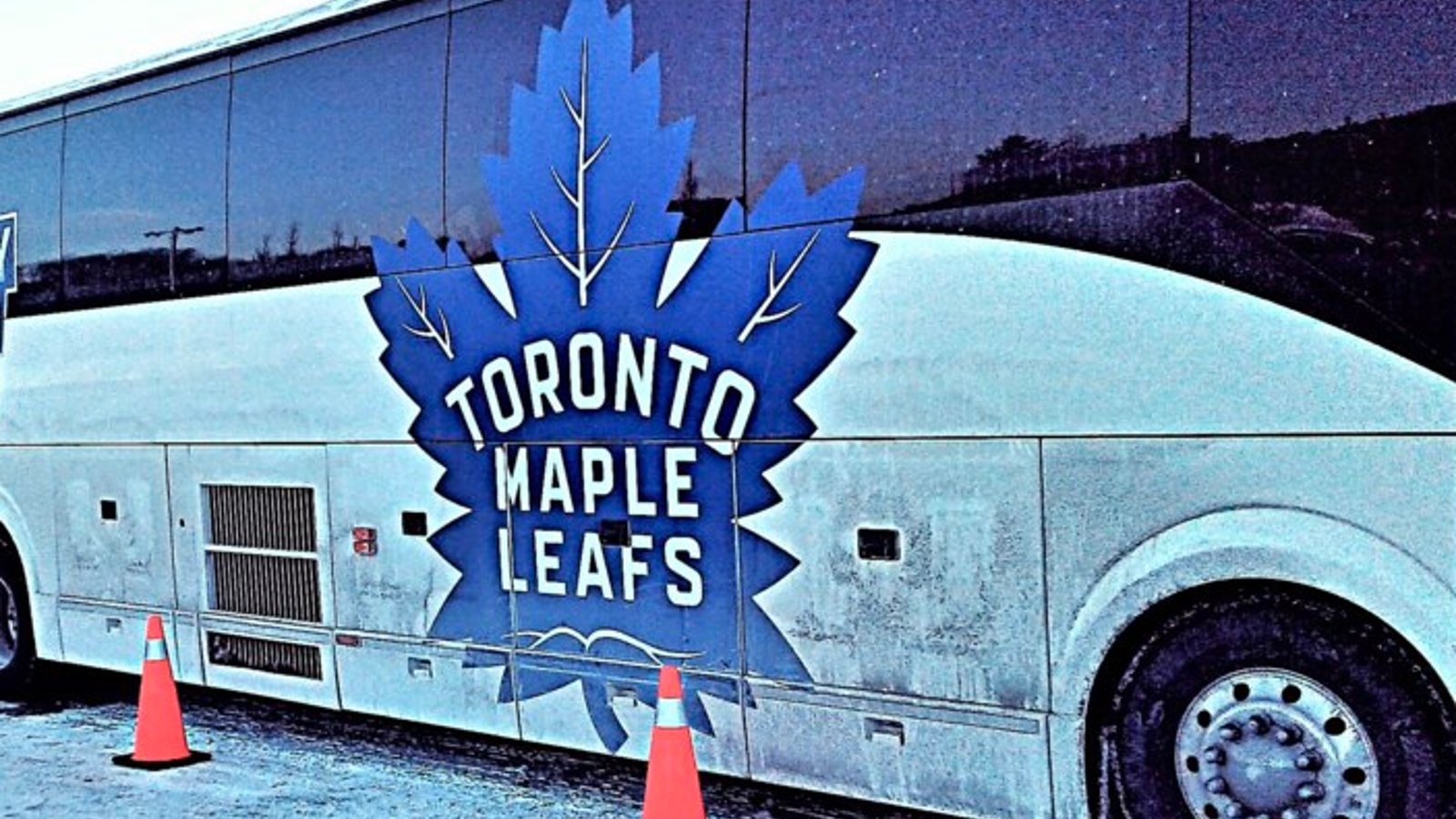 Complicated travel plans for Leafs and Oilers ahead of Game 3