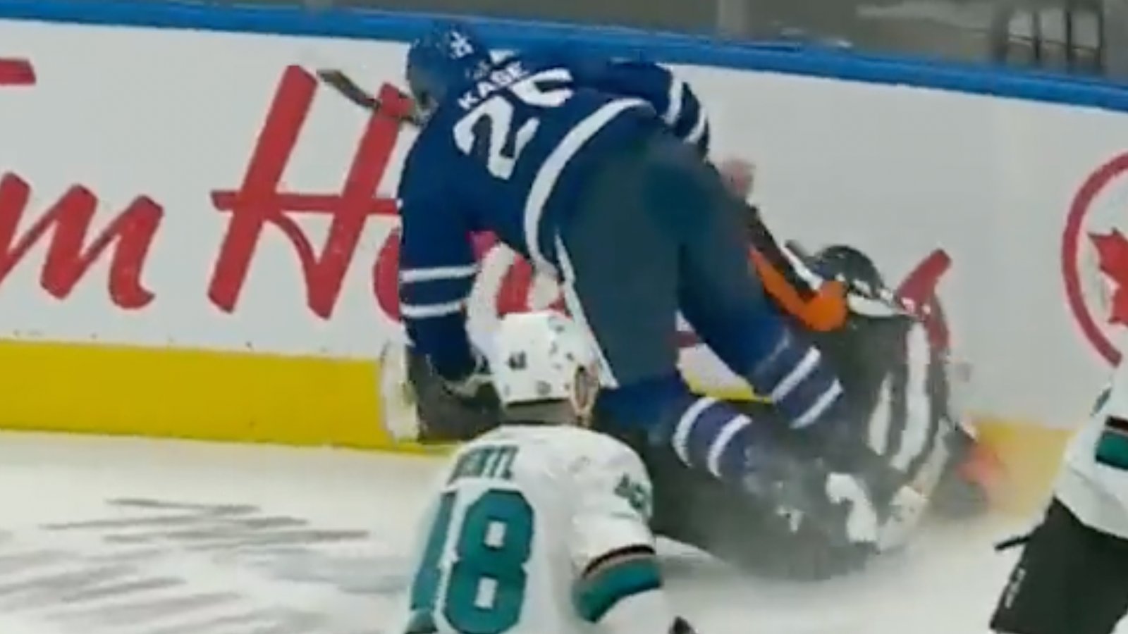 Leafs’ Kase brutally runs over referee Wes McCauley after goal! 