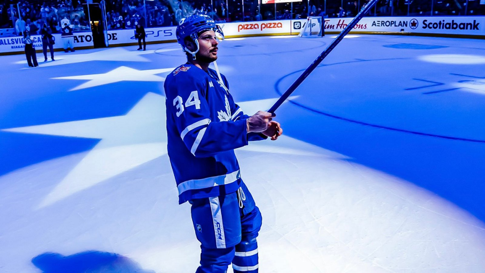 Auston Matthews gives a young man the surprise of a lifetime.