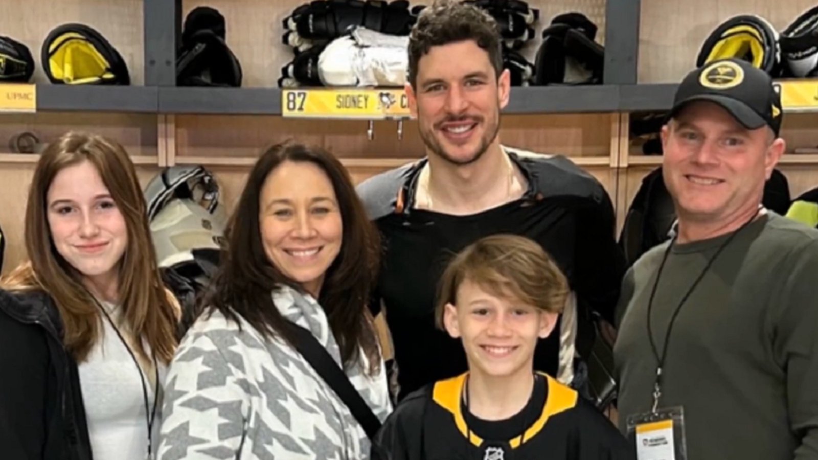 Sidney Crosby makes a sick boy's wish come true.