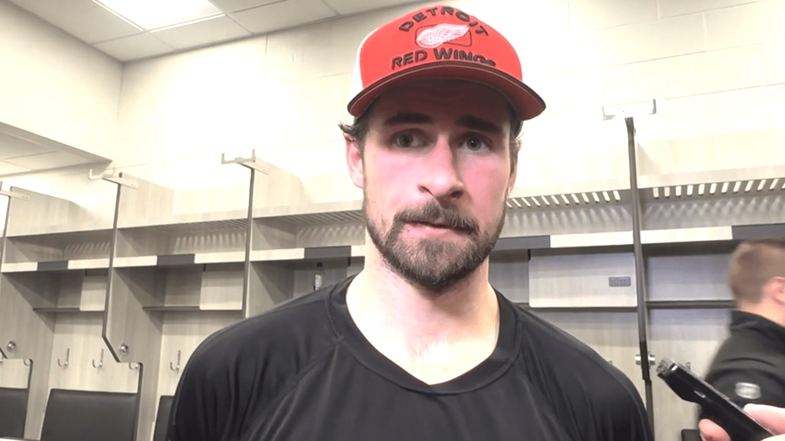 Cutthroat Todd McLellan calls out his captain Dylan Larkin after Wings’ loss