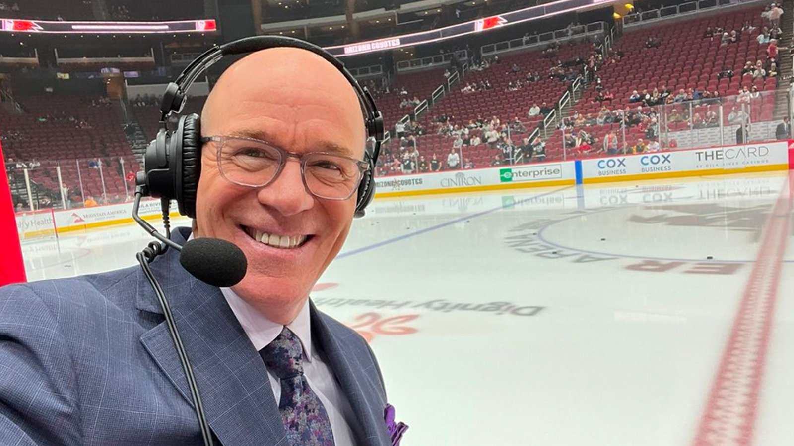 It's official, Darren Pang leaves the Blues for a rival NHL team