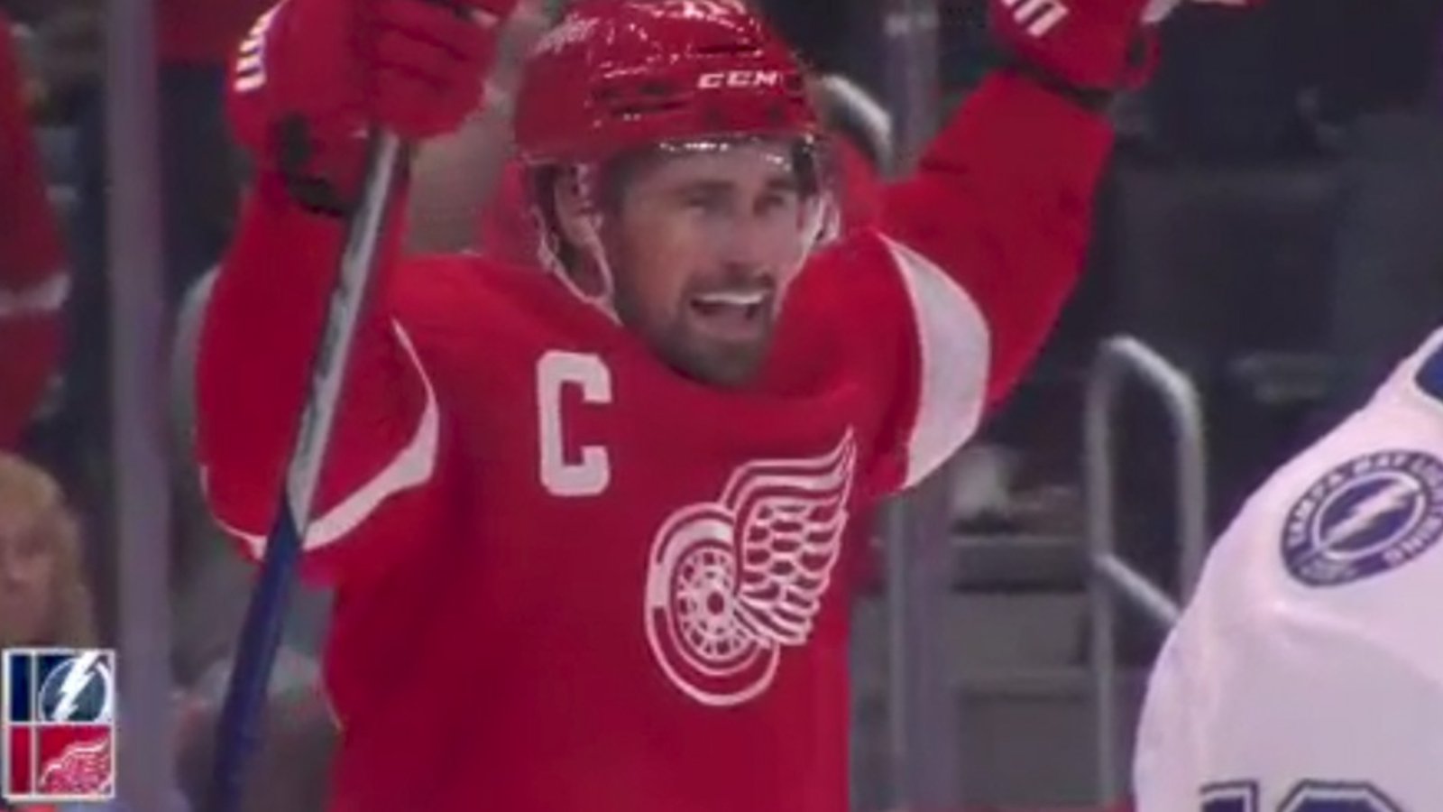 Red Wings captain Dylan Larkin tallies 1st goal of 2021-22 Season (VIDEO)