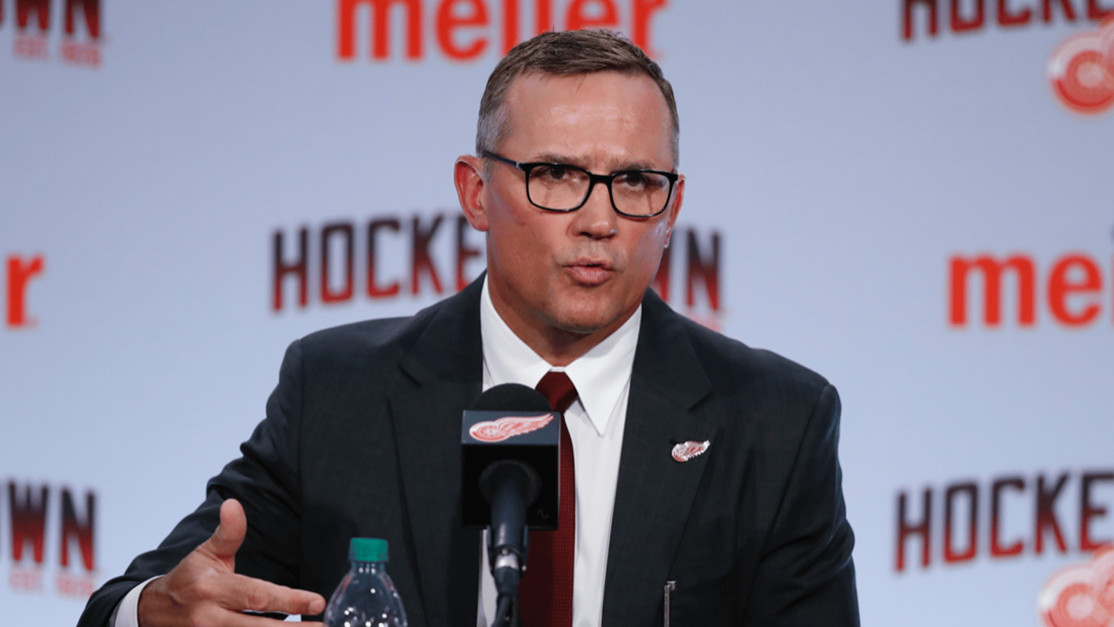Steve Yzerman frustrates fans with latest statement 