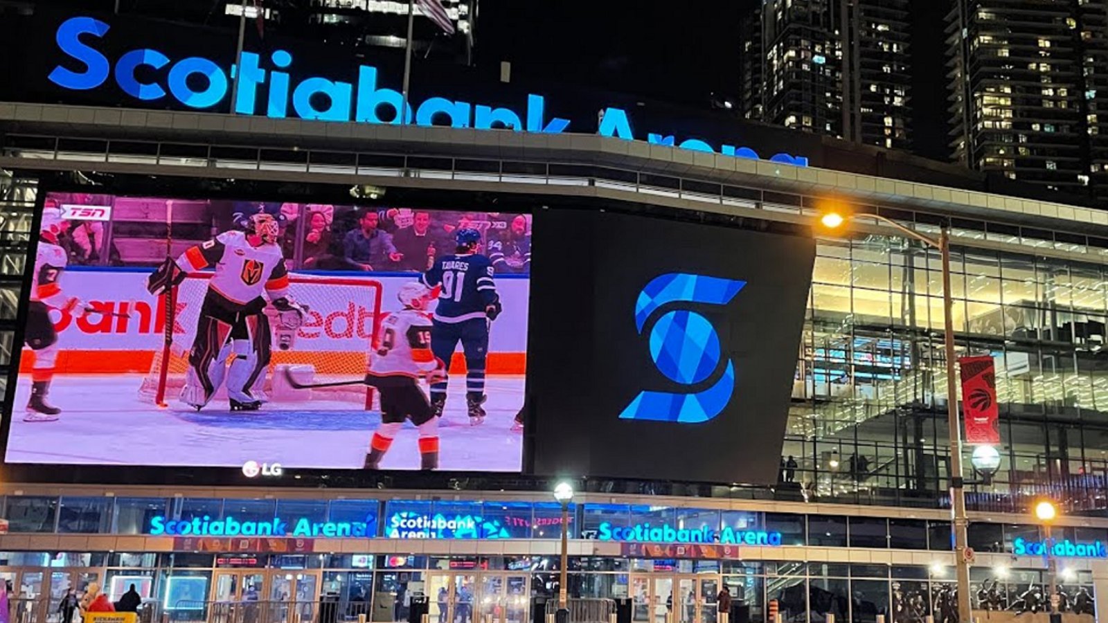 Utah HC forced to walk to Scotiabank Arena on Sunday!