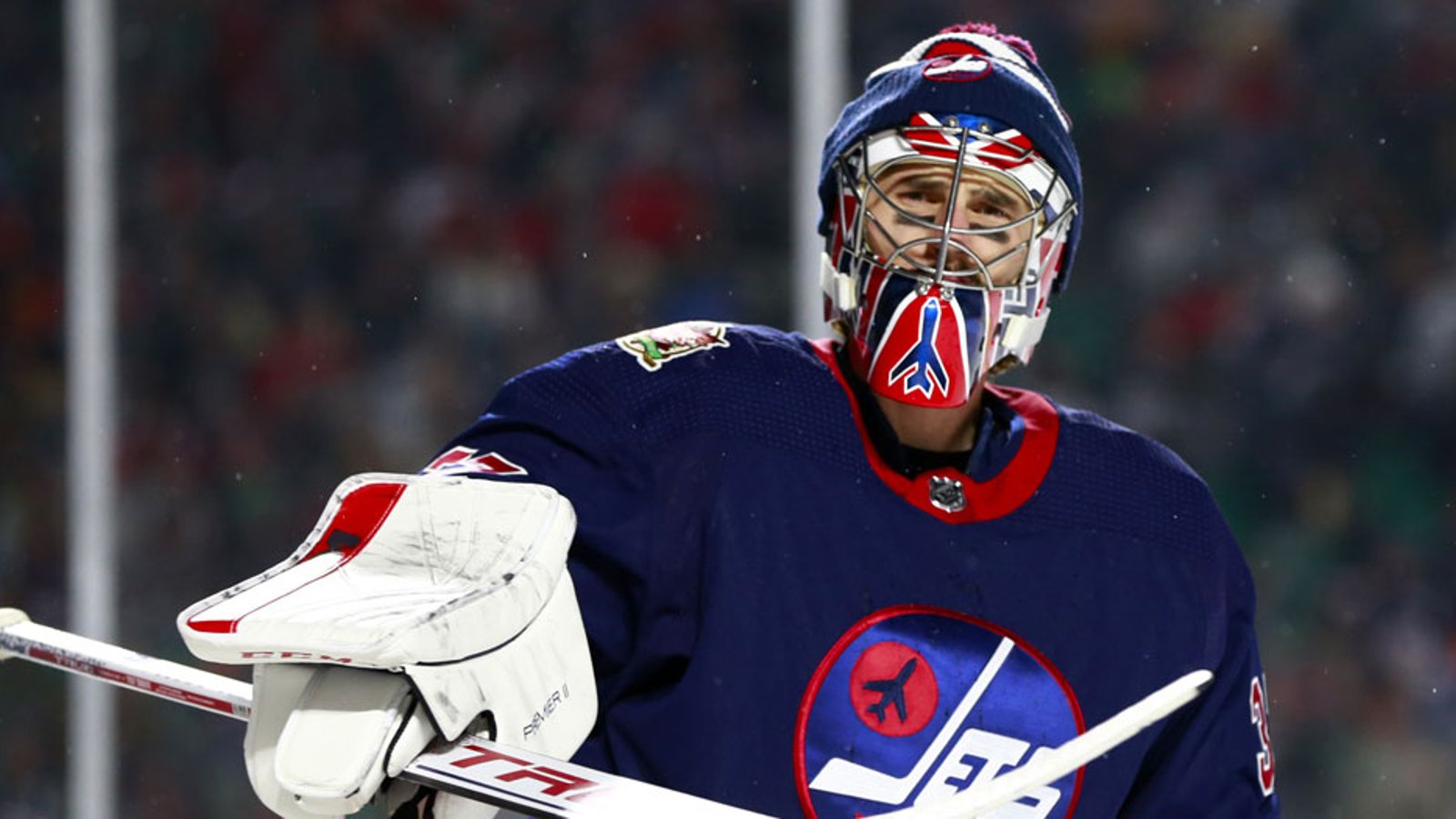 Report: 7 teams in the mix for Connor Hellebuyck