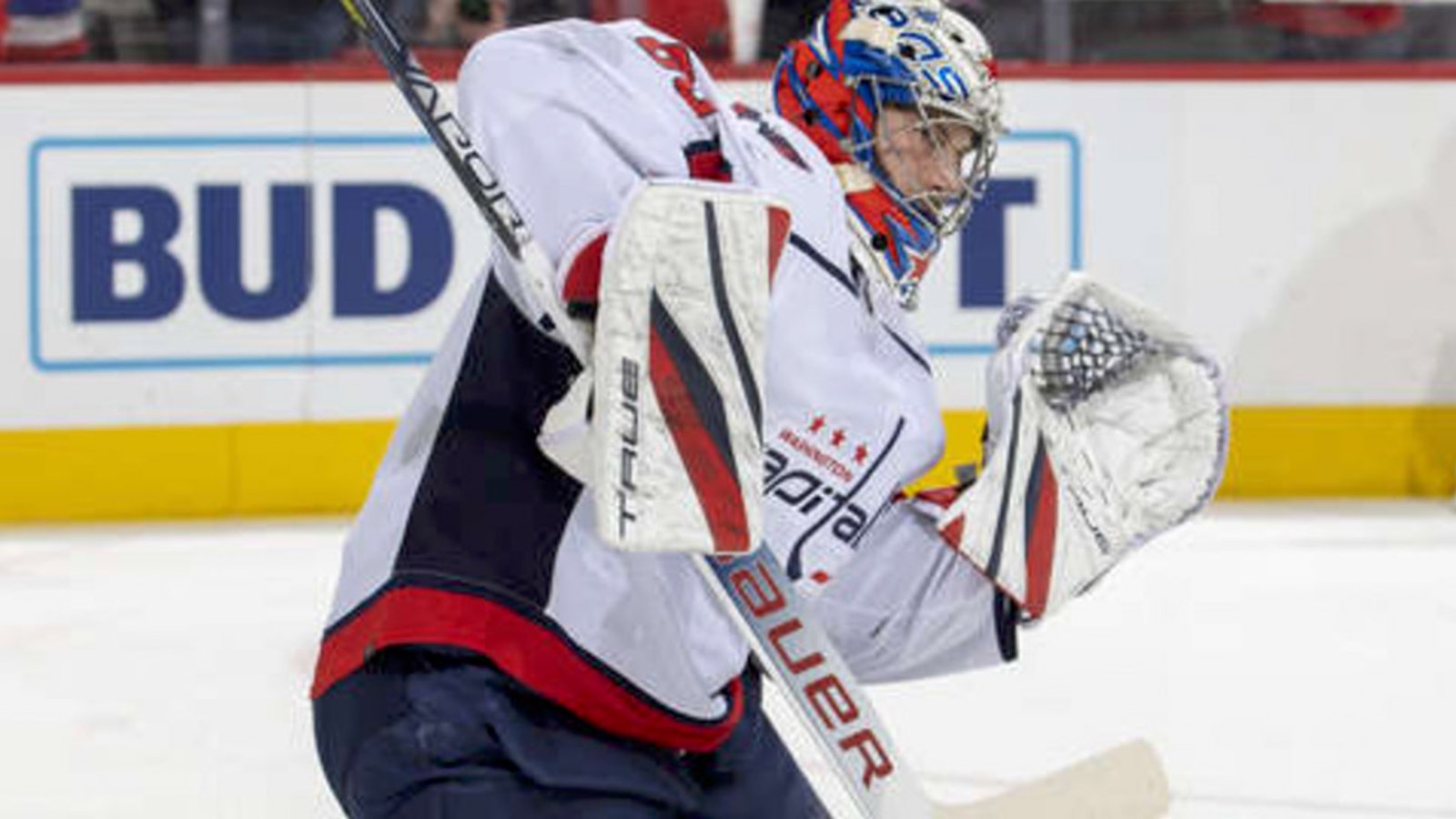 Washinton Capitals rookie goaltender Zach Fucale makes history! 