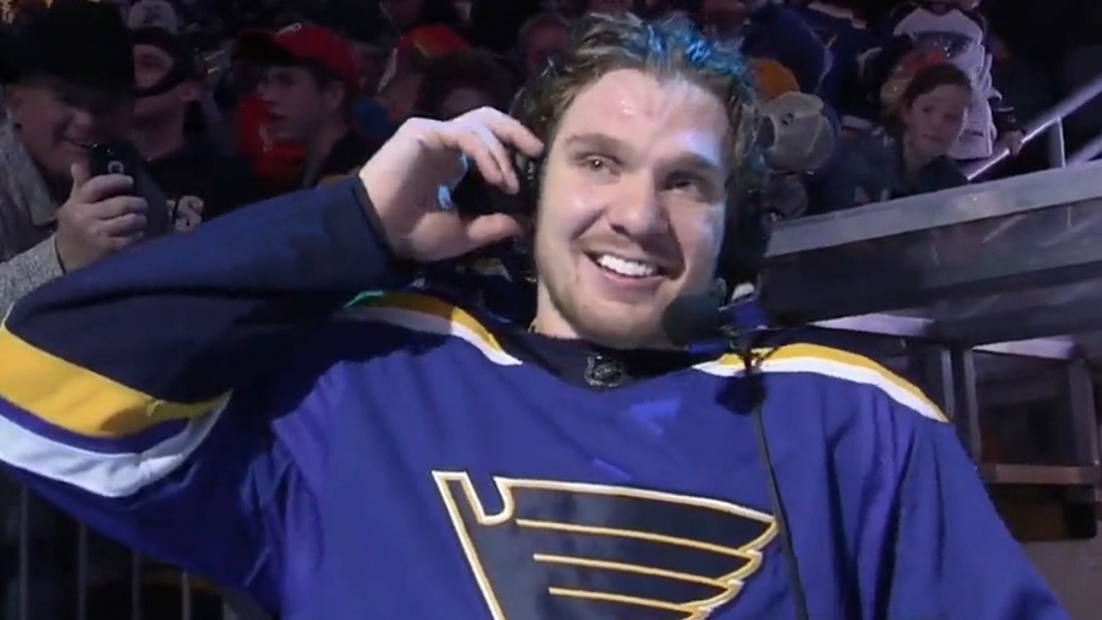 Robert Thomas throws his mom and teammates under the bus in post game interview.