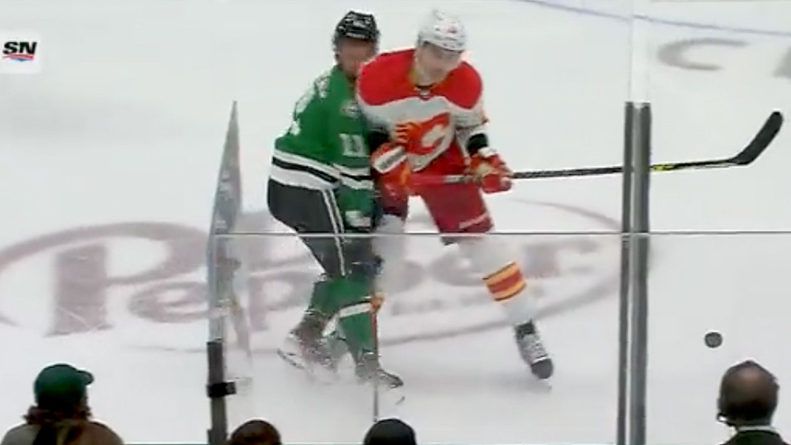 Nikita Zadorov puts Luke Glendening in concussion protocol with dangerous hit