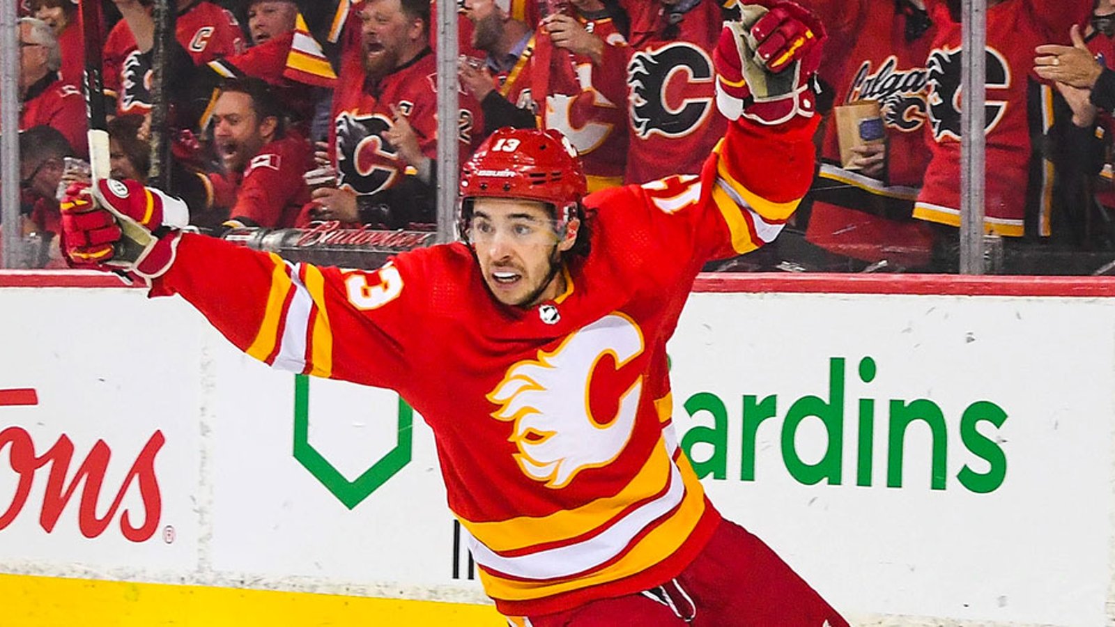 Johnny Gaudreau informs the Flames he won't be re-signing with them