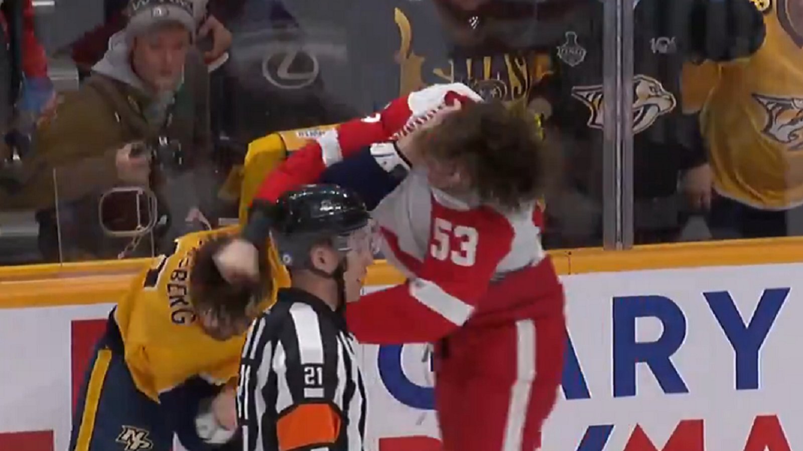 Moritz Seider handles Filip Forsberg in first career fight.