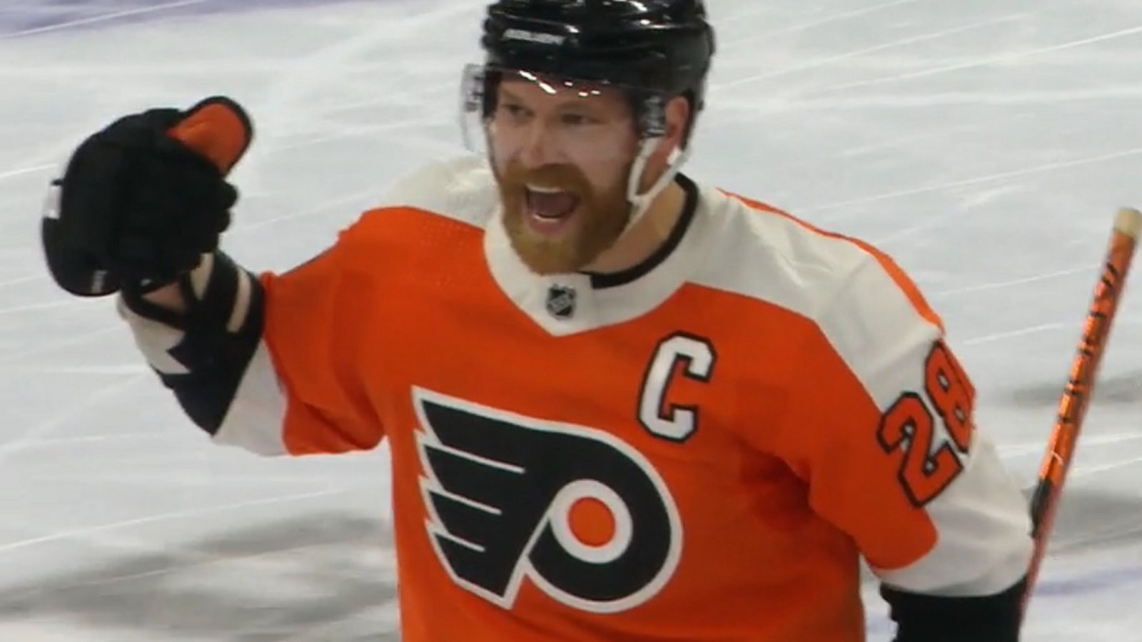 Claude Giroux furious after NHL officials call a penalty on the wrong team.