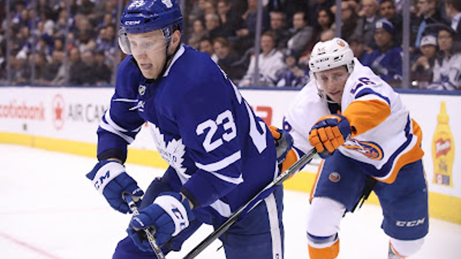 Trade brewing between Leafs and Isles?