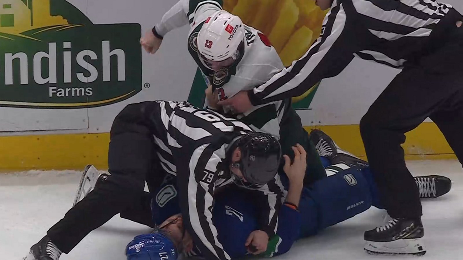 Yakov Trenin ejected for sucker punch on Derek Forbort