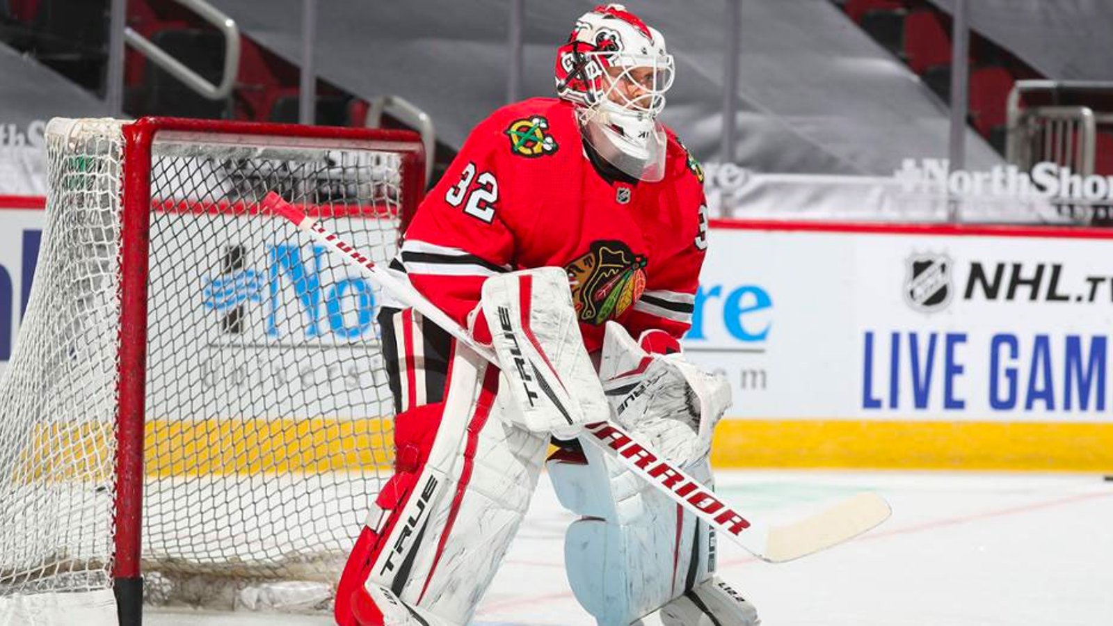 Former Blackhawks goalie Kevin Lankinen signs a 1 year deal