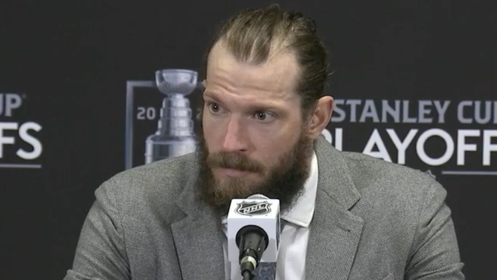 Mike Smith reacts to getting pulled in Game 1 and it’s not what fans expected
