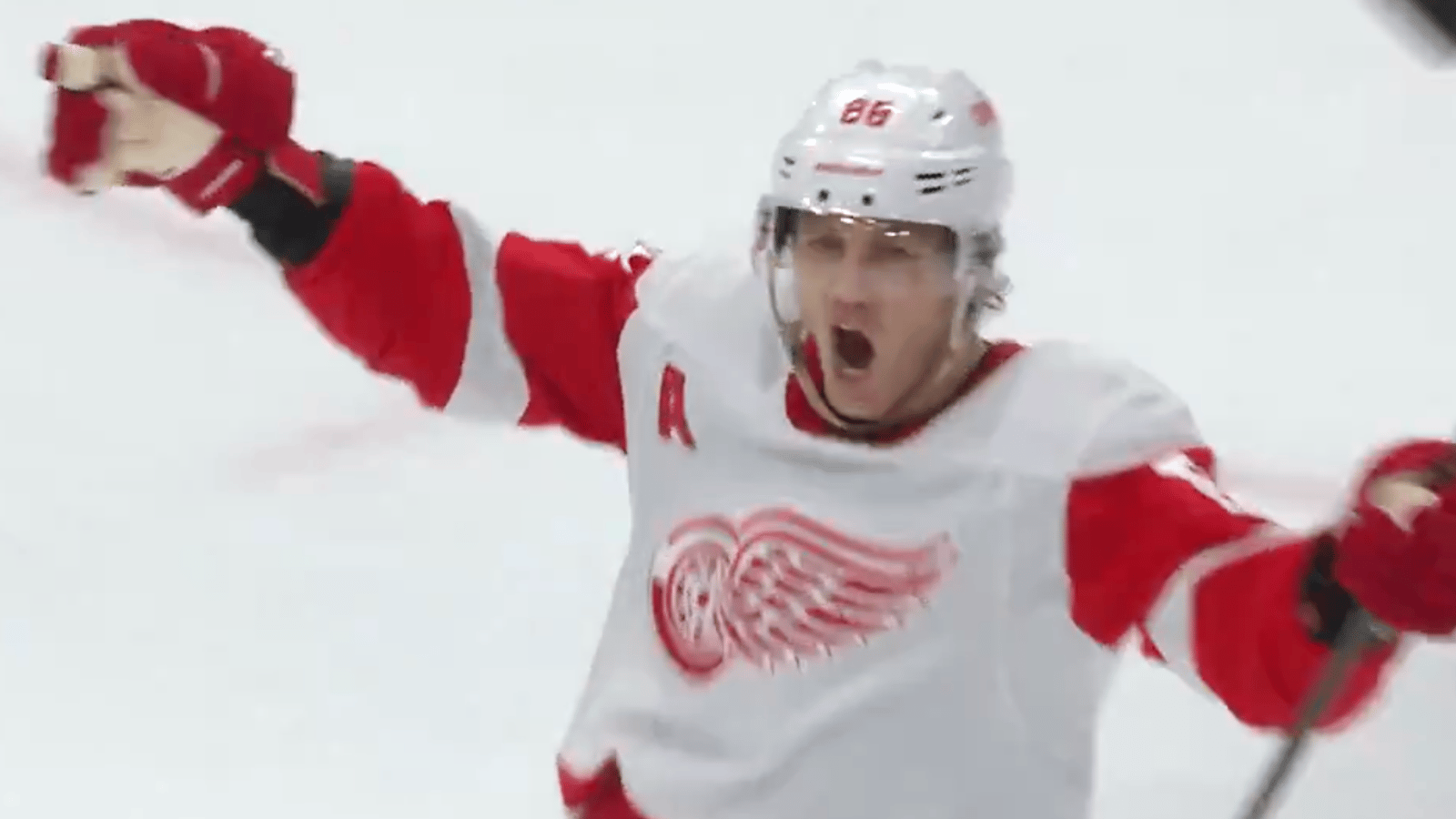 Patrick Kane reveals true thoughts on Red Wings teammates 