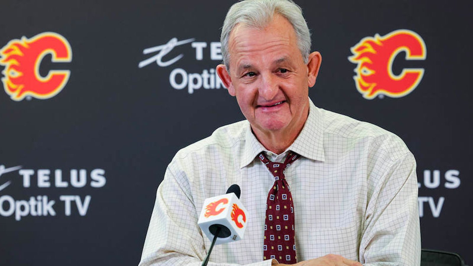 Darryl Sutter buries Johnny Gaudreau in his praise for Jonathan Huberdeau