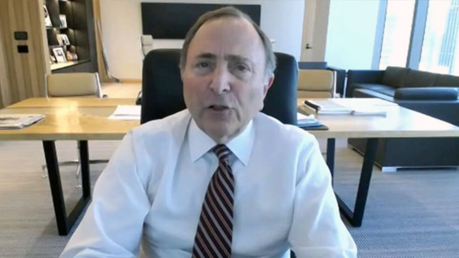 Bettman makes a fool of himself in defending NHL's handling of Blackhawks investigation
