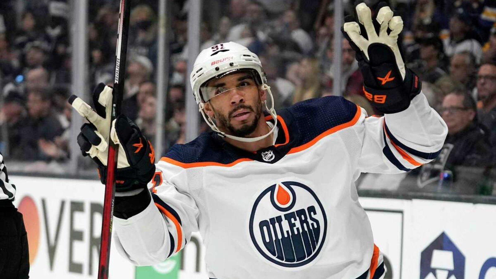 Evander Kane inks new deal in the middle of the night!