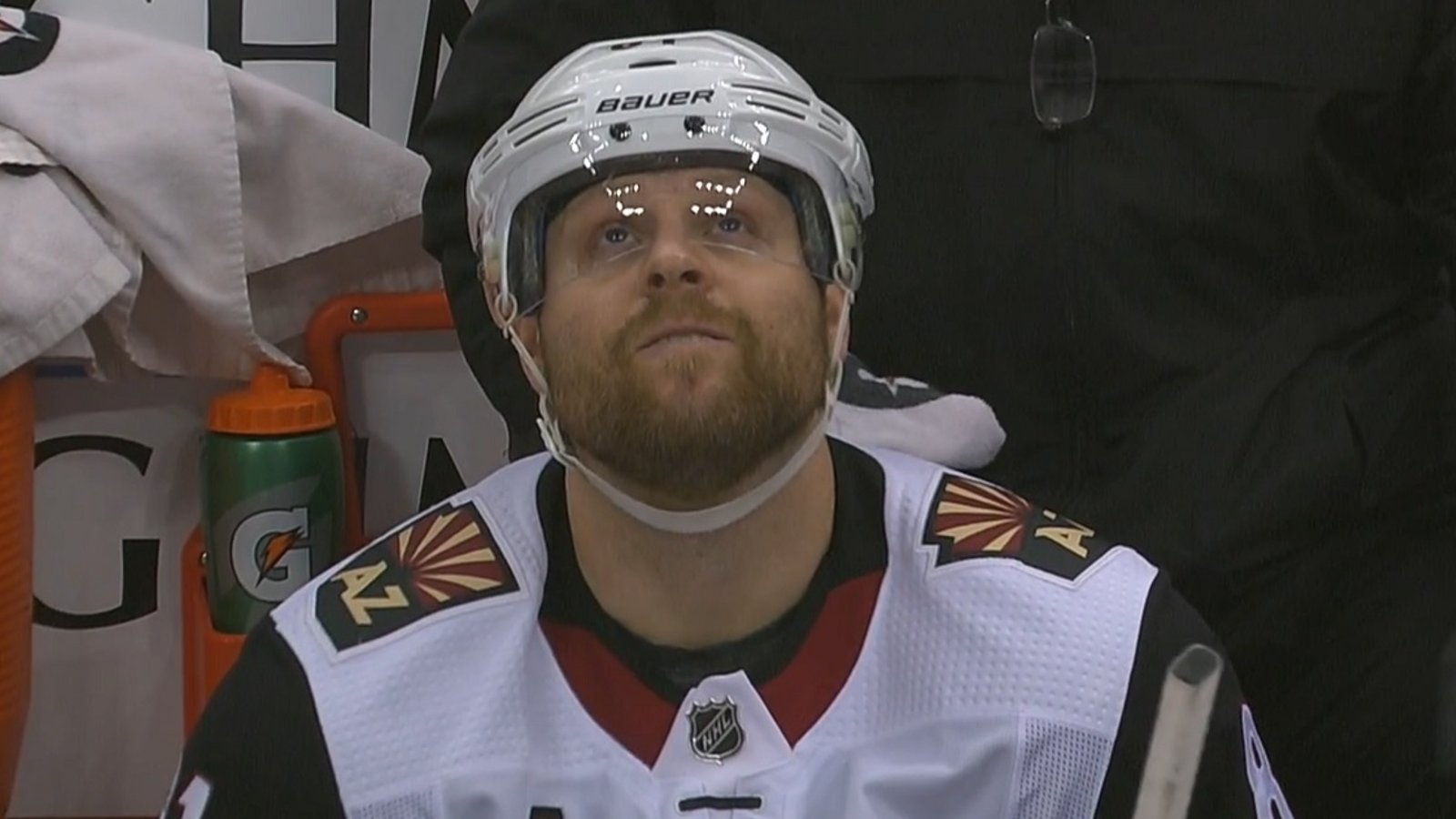Canucks looking for fan who threw a hot dog at Phil Kessel.