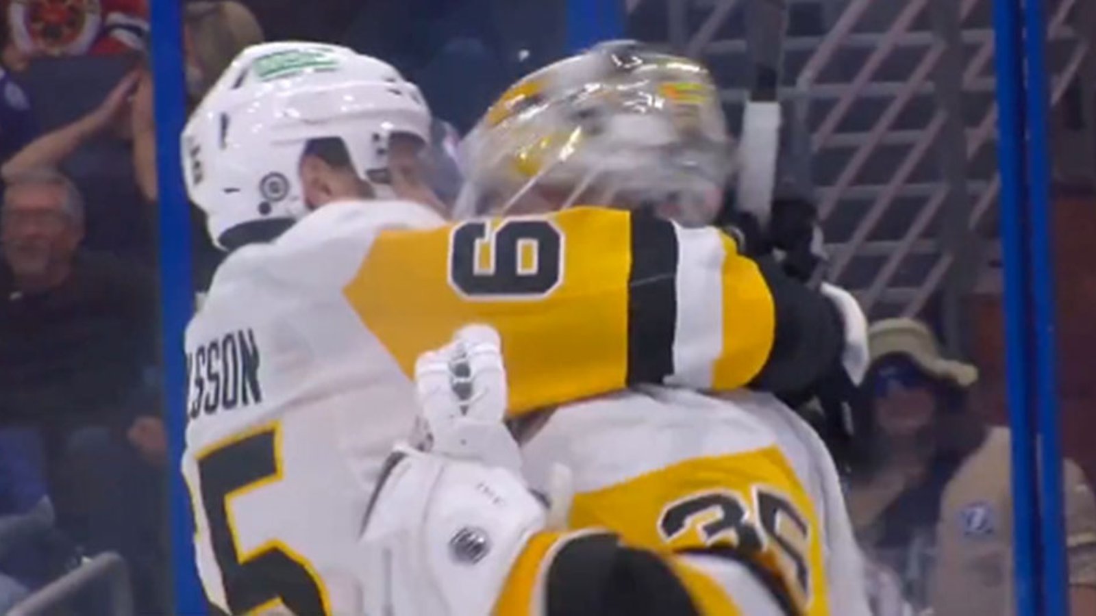 Tristan Jarry scores!