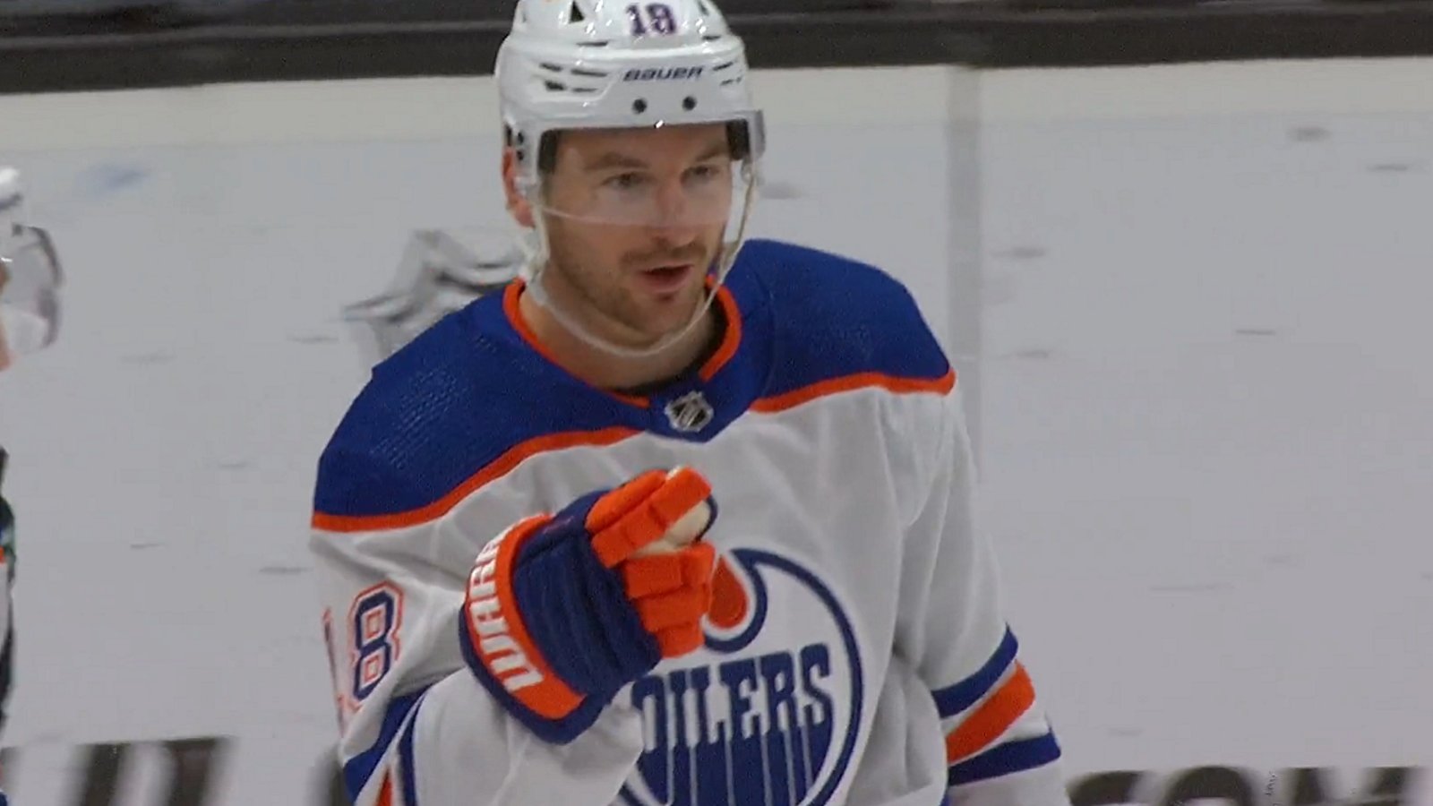 Zach Hyman lights up Kraken with first period hat trick.