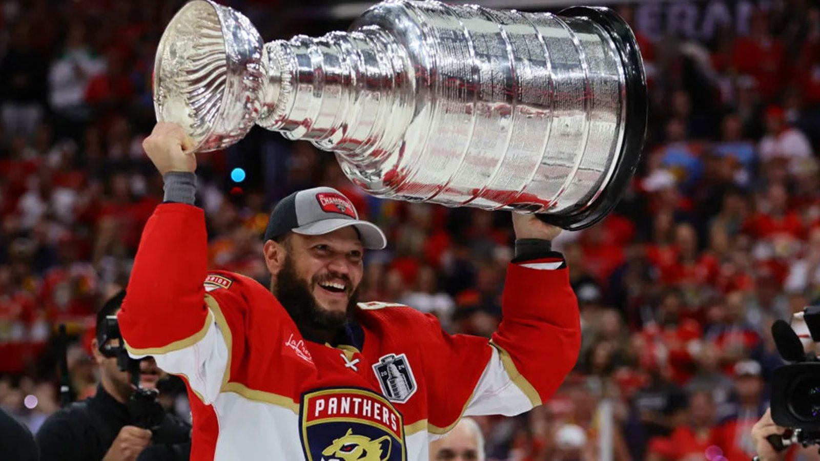 Kyle Okposo officially retires as a Stanley Cup champion