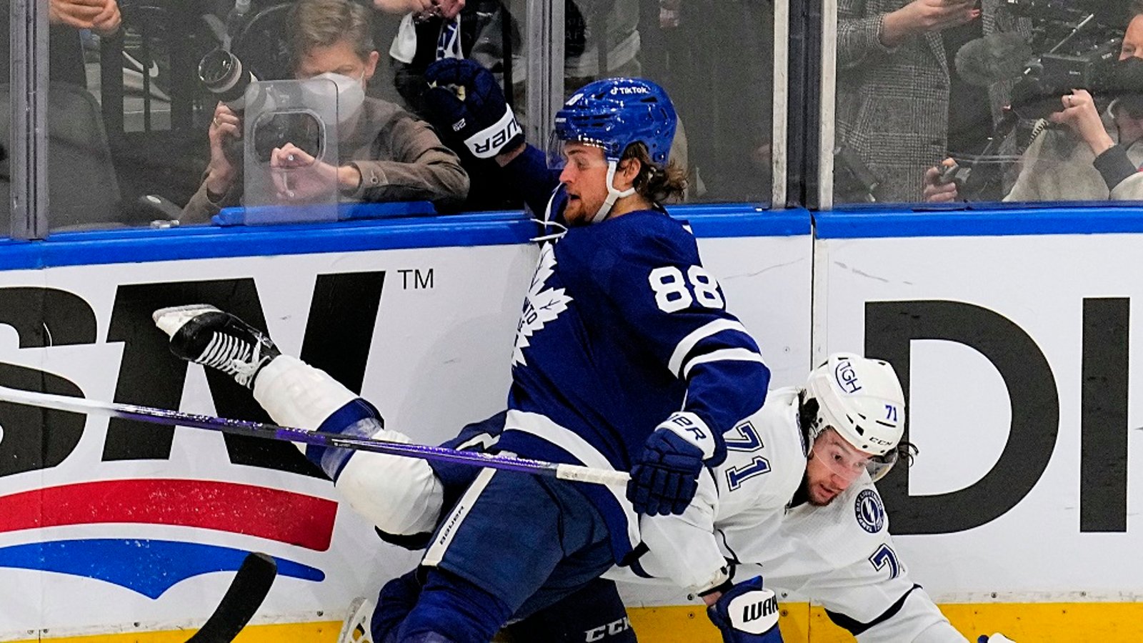 William Nylander played through food poisoning in Game 1