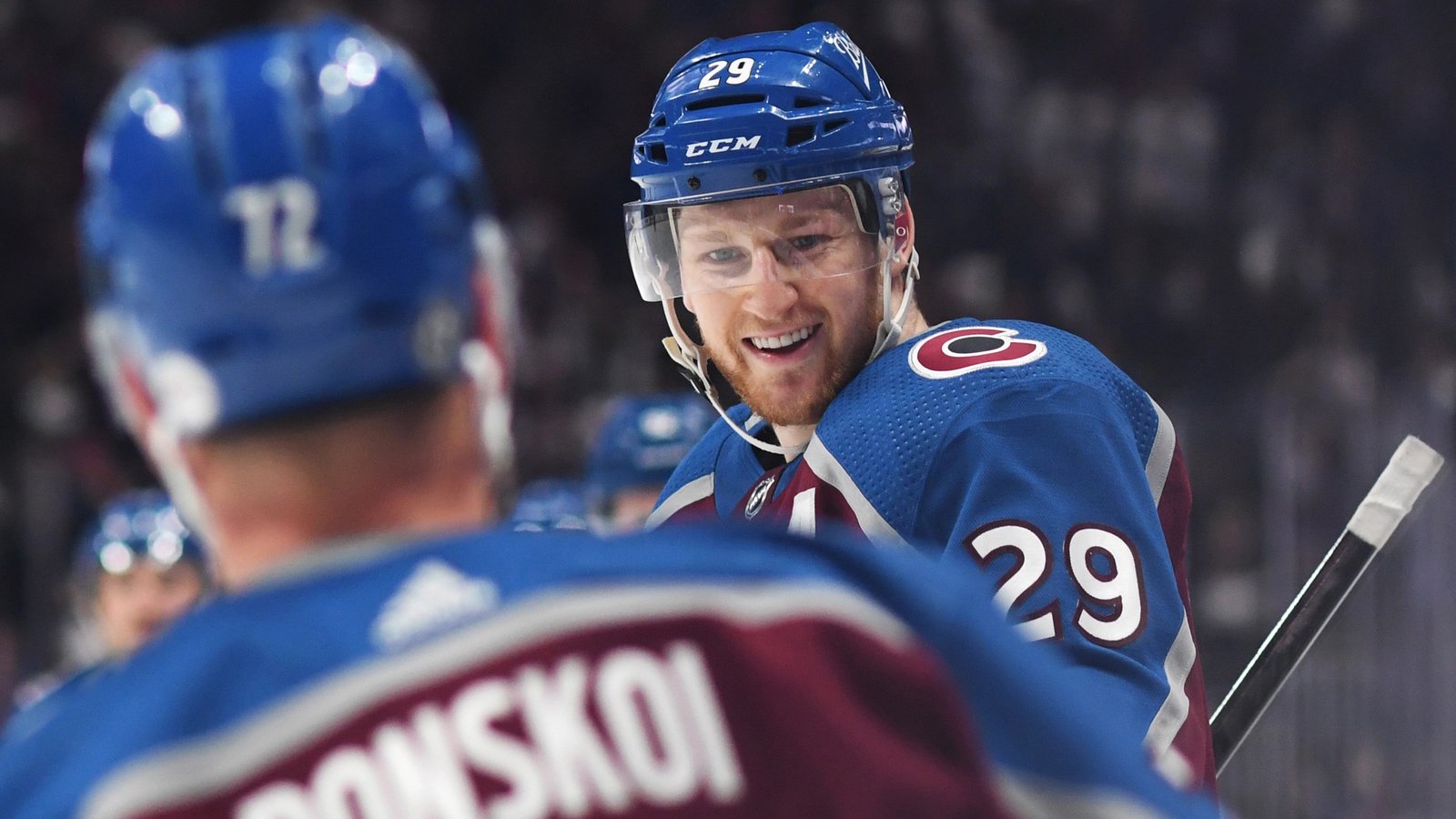 Nathan MacKinnon returns to boost Avalanche’s play