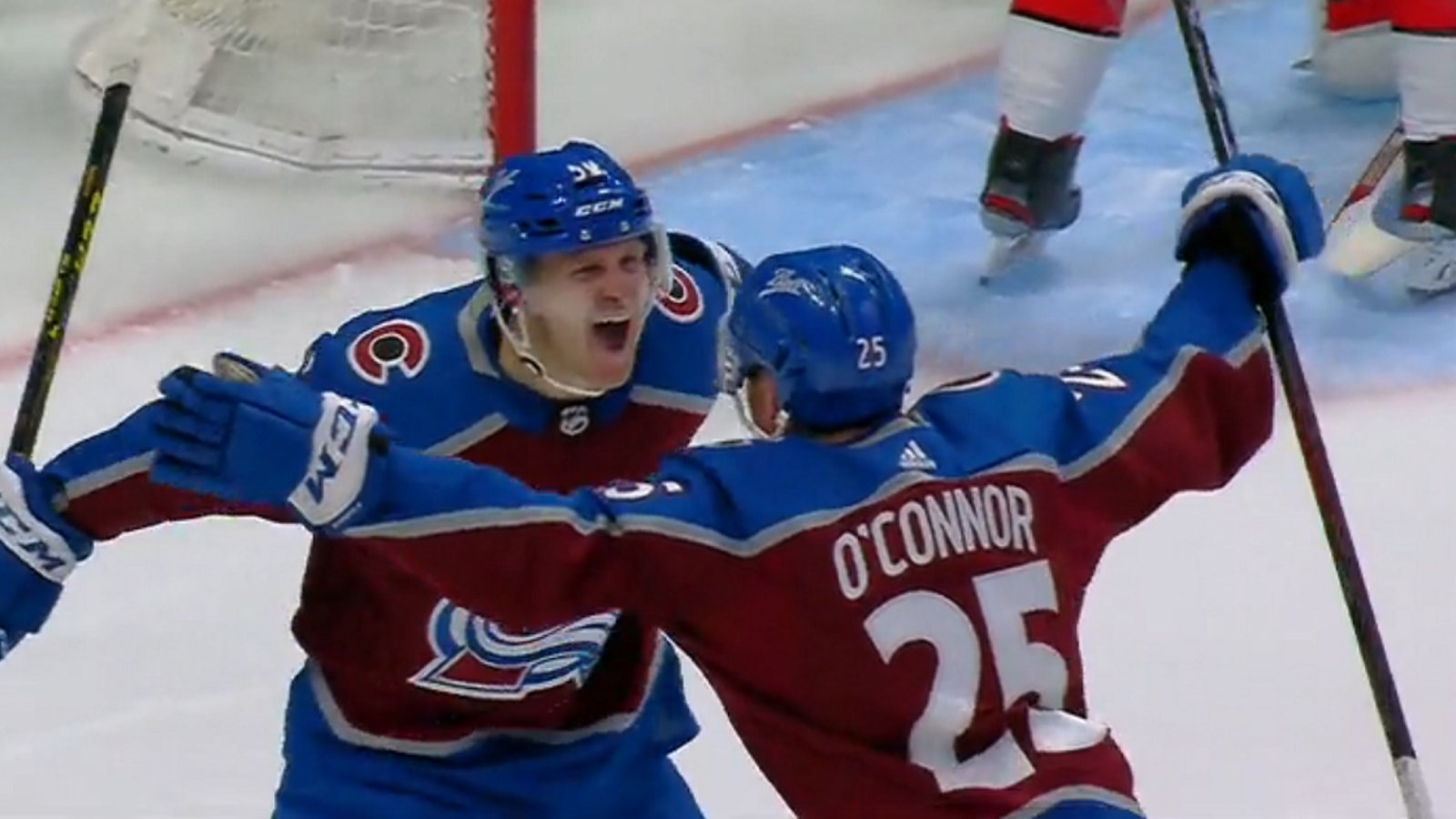 Ben Meyers records his 1st NHL goal just minutes into his 1st NHL game.