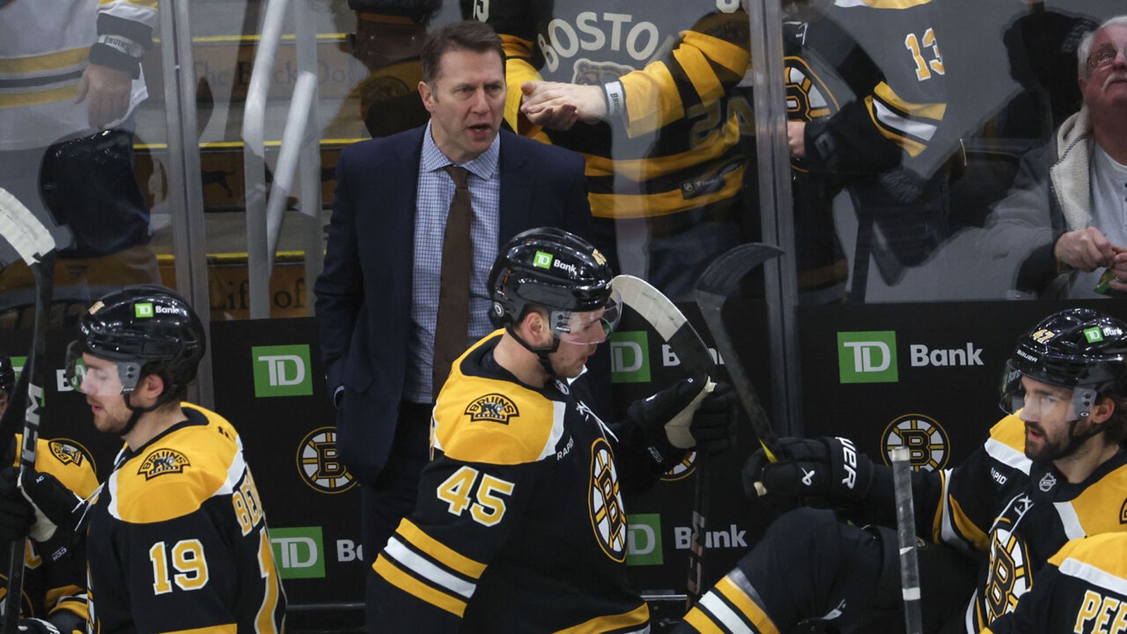 Bruins’ star players’ strange answers to getting boo’ed off the ice by fans: