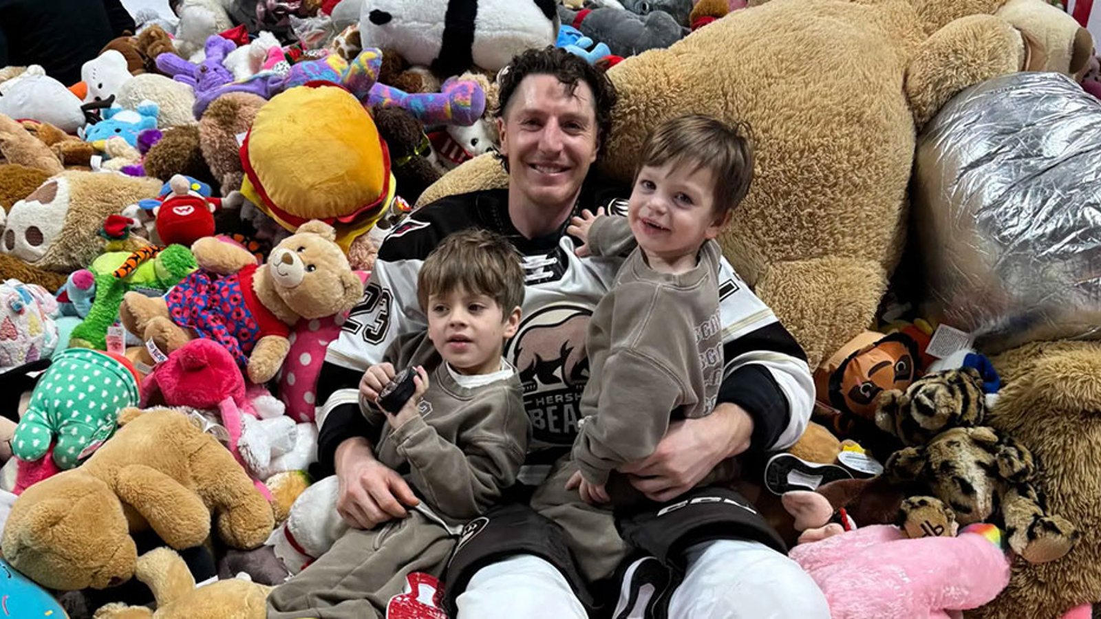 Players get absolutely buried in Hershey Bears' annual Teddy-Bear Toss