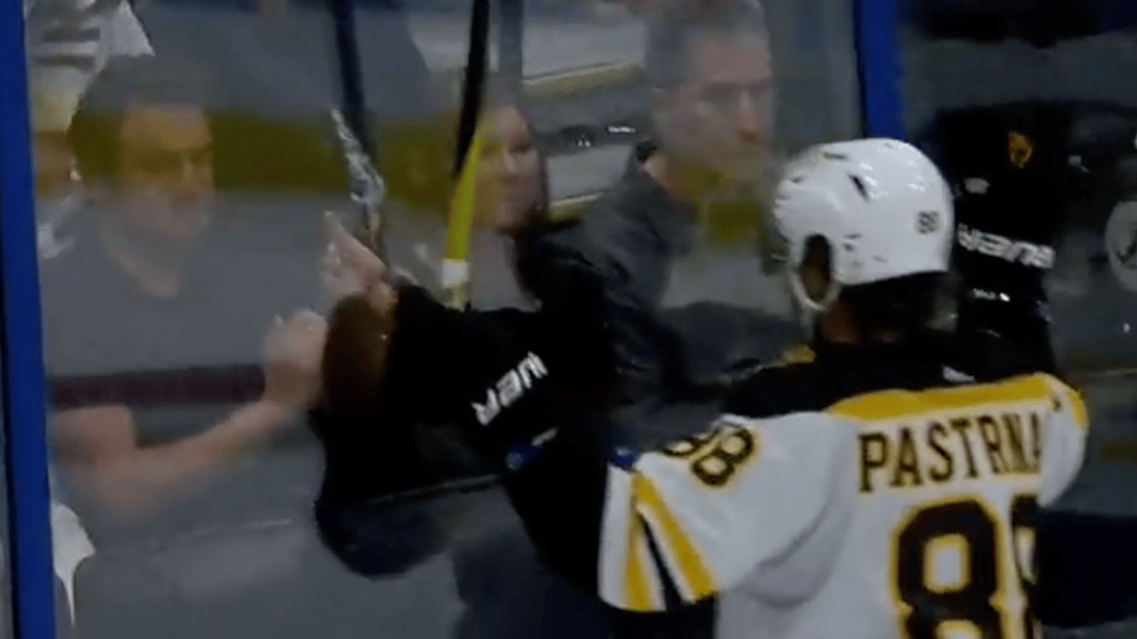 David Pastrnak has priceless reaction to Lightning fan! 