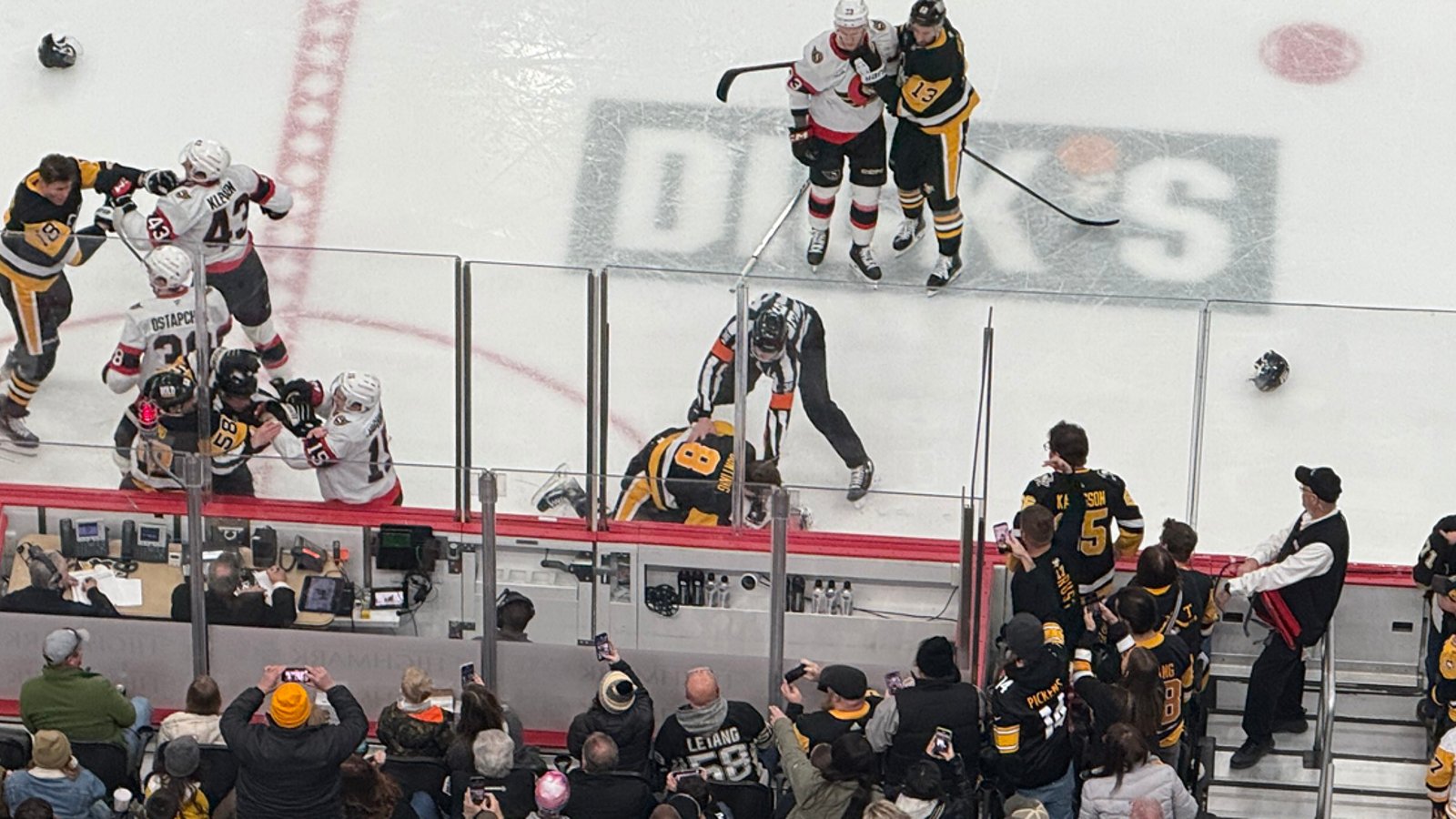 Tempers flare early in 1st period between Sens and Pens.