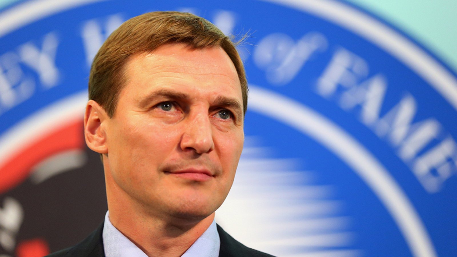 Sergei Fedorov pulls off an insane move in the KHL.