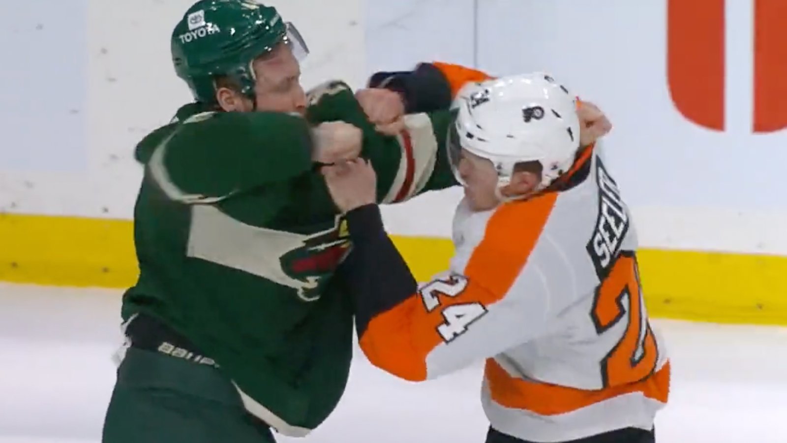 Deslauriers and Seeler throw brutal haymakers, get teams going in 1st period