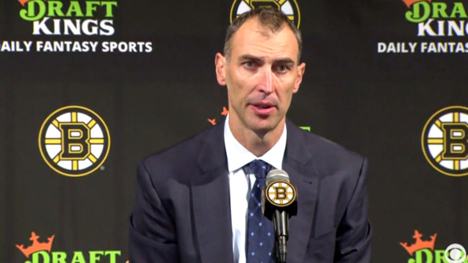 Zdeno Chara returns to the Boston Bruins!