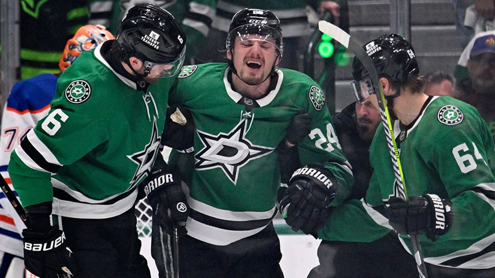 Stars coach Pete DeBoer makes an announcement on Roope Hintz for Game 4
