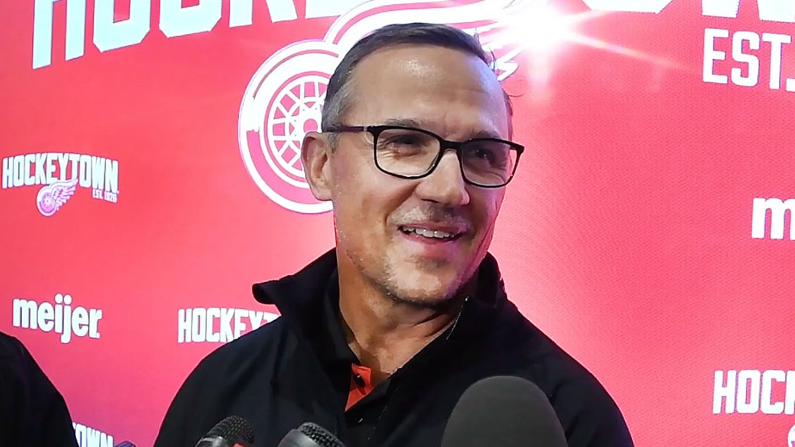 Red Wings make a pair of signings early this morning